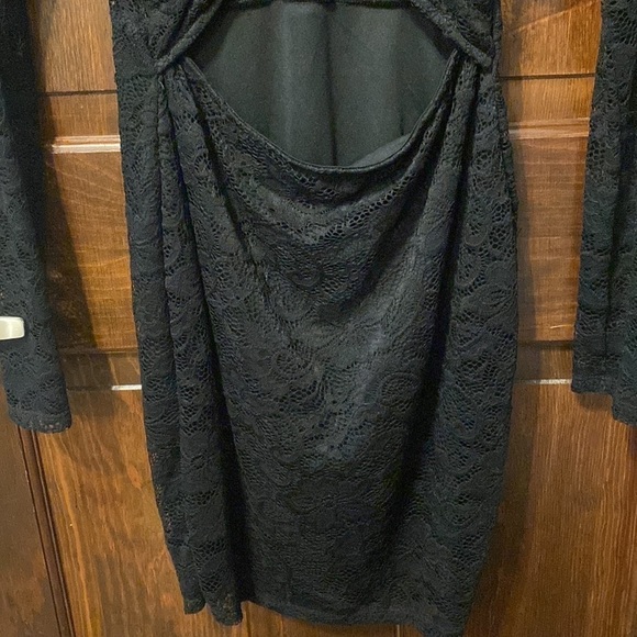 Windsor Formal Cutout Midriff Lace Dress - Picture 5 of 6